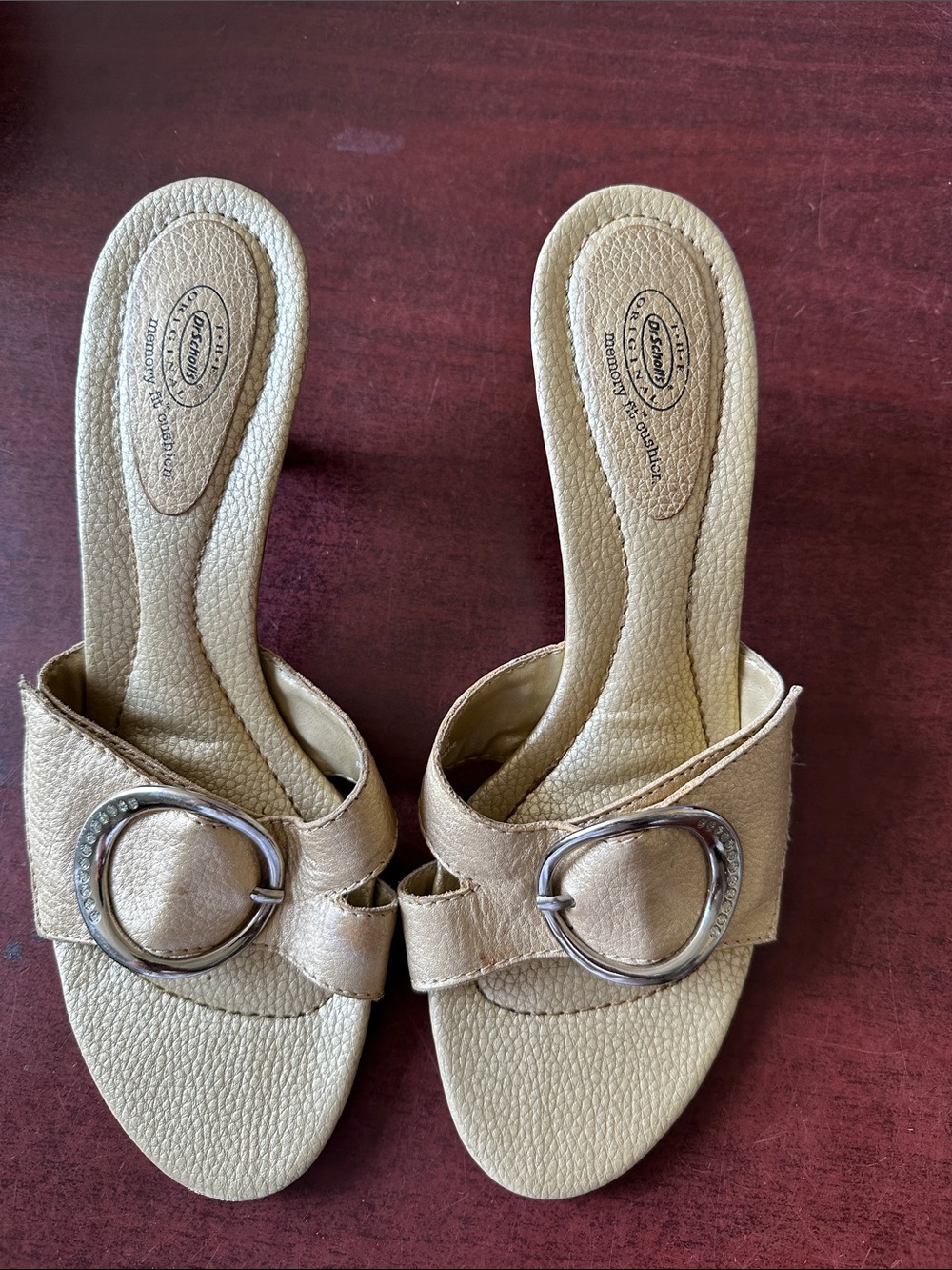 ##550, Size 10, Dr. Scholl's Beige Slide Mules with Silver Round Buckle